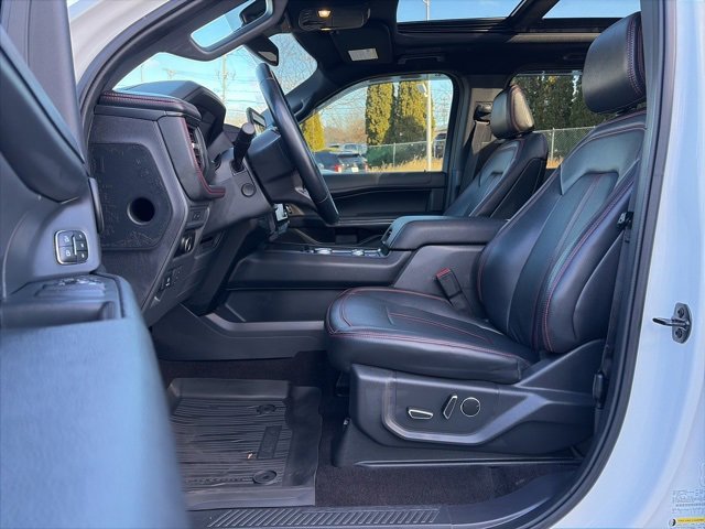 Used 2023 Ford Expedition Limited image 20