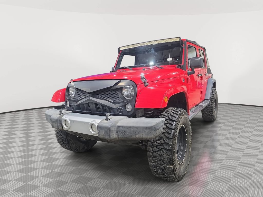 Used 2015 Jeep Wrangler Unlimited Sahara w/ Connectivity Group AWD/4WD image 3