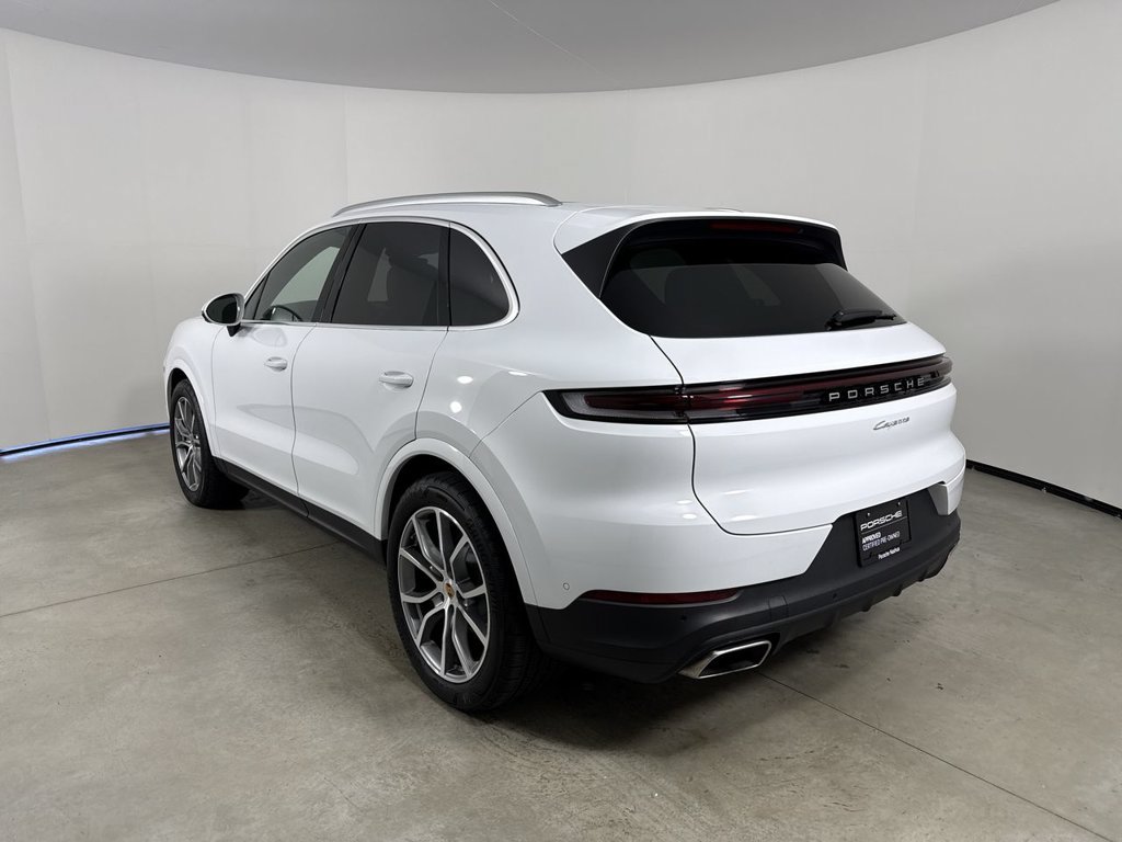 Certified 2026 Porsche Cayenne AWD/4WD image 3