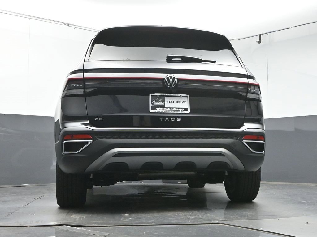 New 2025 Volkswagen Taos SE image 38