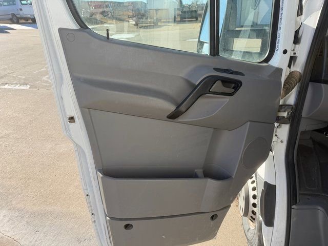 Used 2016 Freightliner Sprinter 3500 image 15