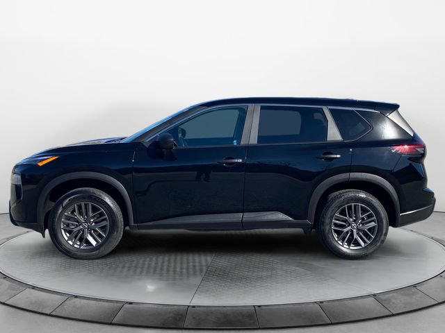 Used 2024 Nissan Rogue S image 2