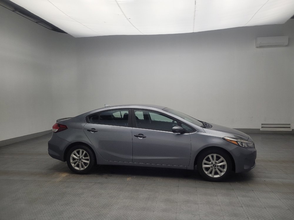 Used 2017 Kia Forte S image 11