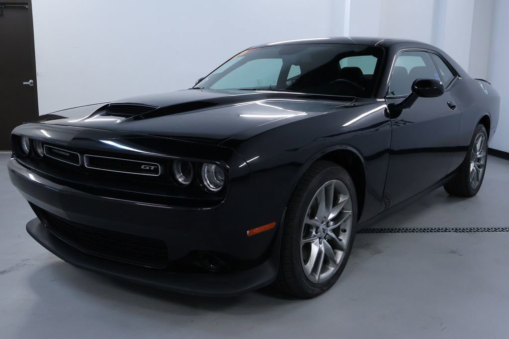 Used 2023 Dodge Challenger GT image 3