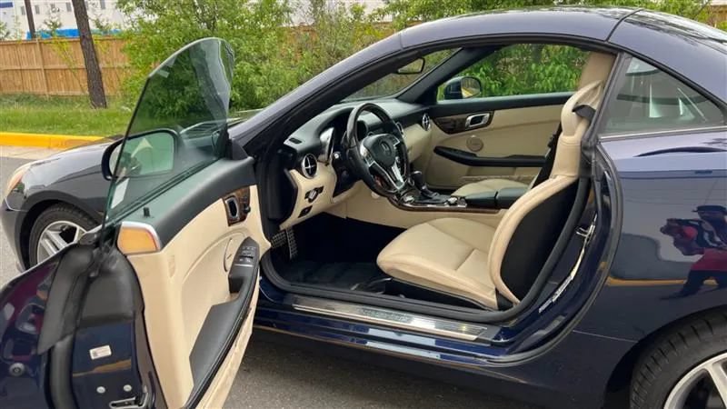 Used 2014 Mercedes-Benz SLK 250 image 23