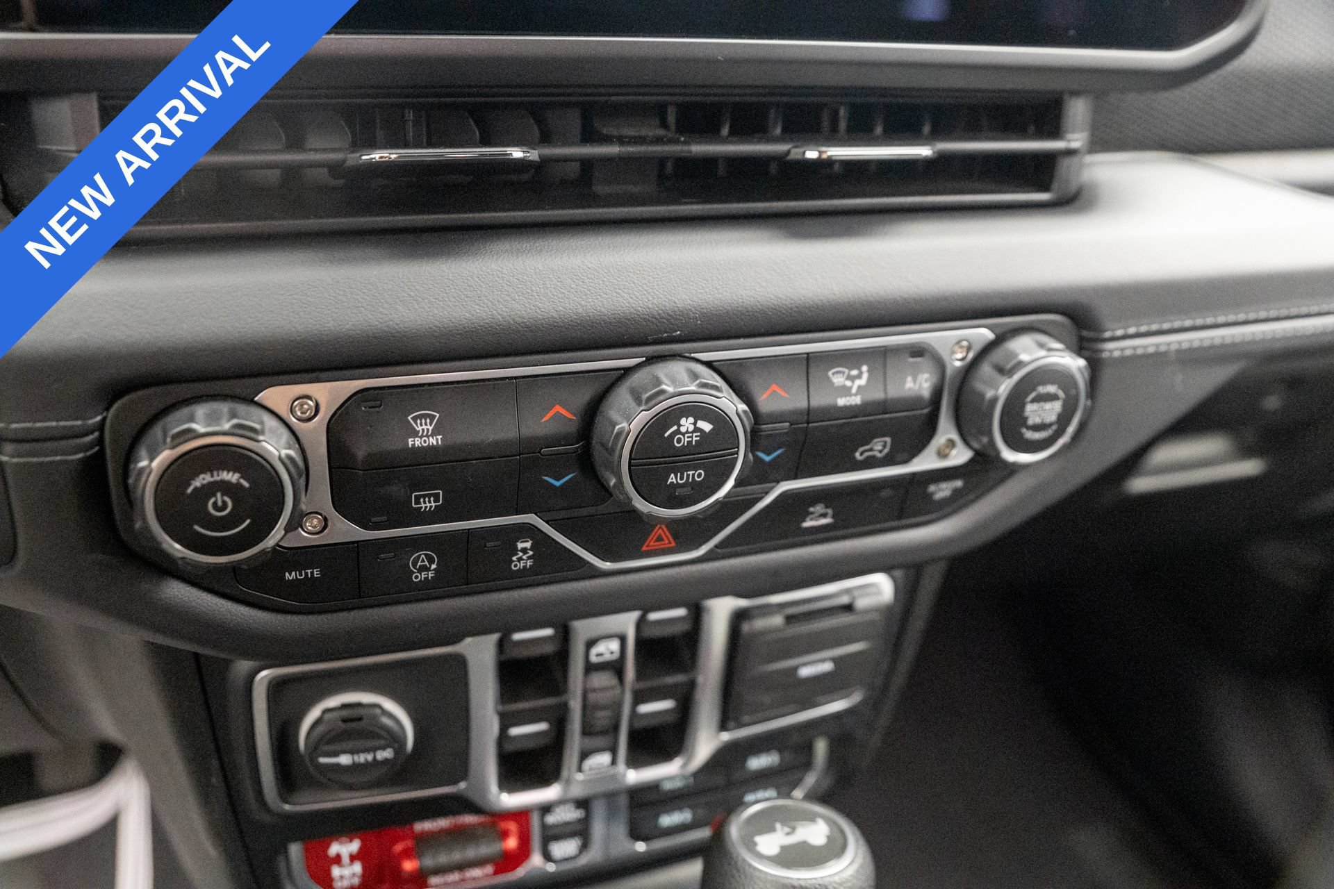 Used 2025 Jeep Wrangler Unlimited Rubicon AWD/4WD image 21