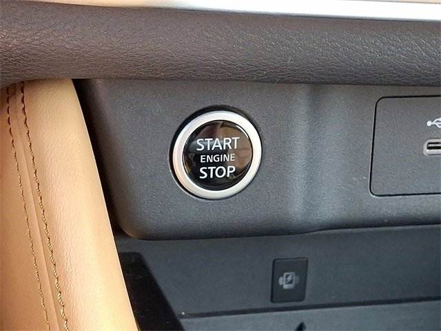 Used 2022 Nissan Rogue Platinum w/ Head-Up Display Package image 24