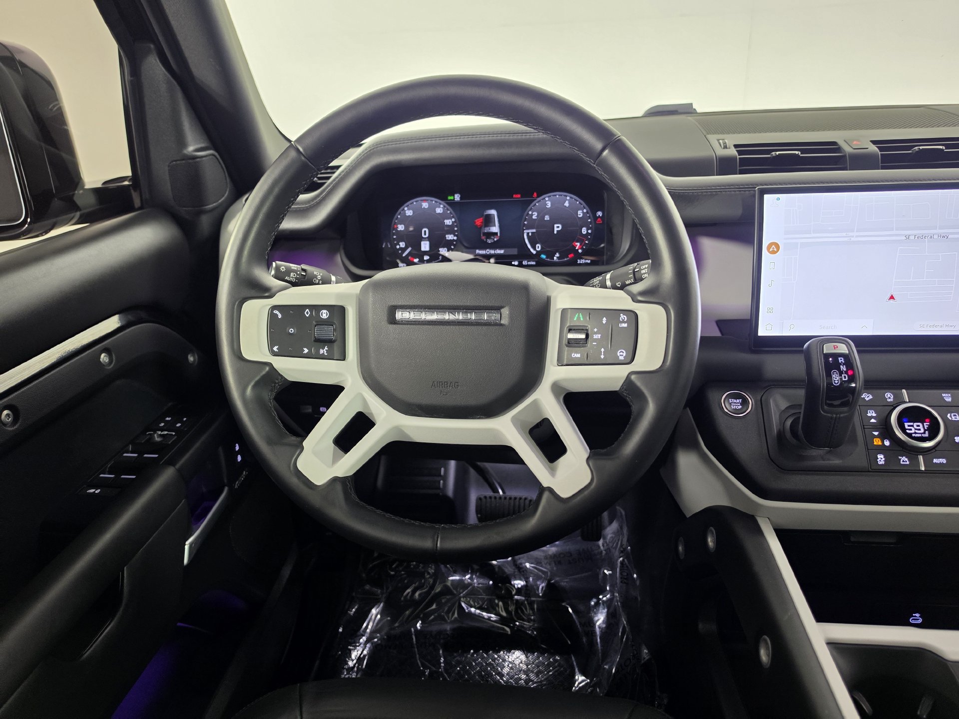 Used 2025 Land Rover Defender 130 X-Dynamic SE AWD/4WD image 20