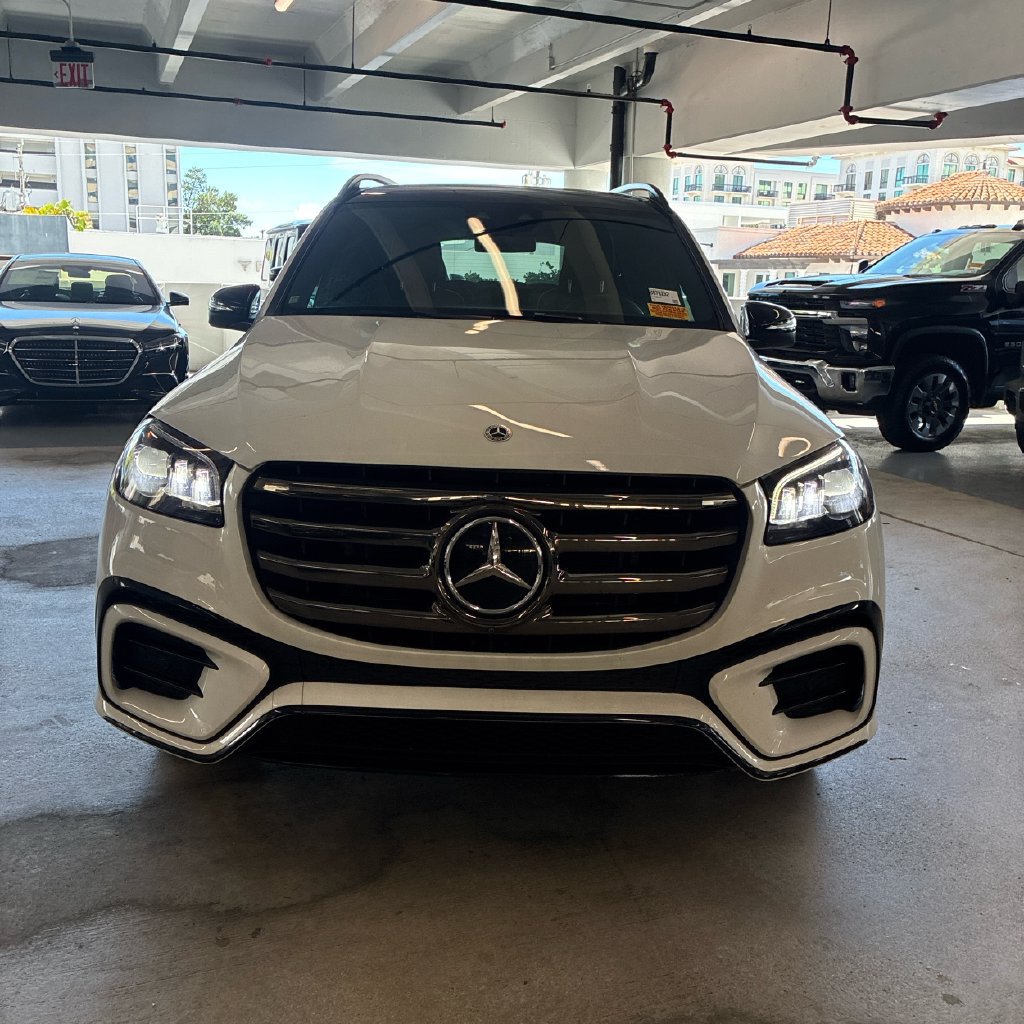 Used 2024 Mercedes-Benz GLS 450 4MATIC w/ AMG Line Exterior image 2