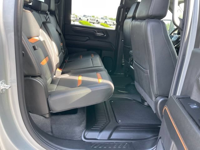 Used 2025 GMC Sierra 3500 AT4 w/ AT4 Premium Plus Package AWD/4WD image 17