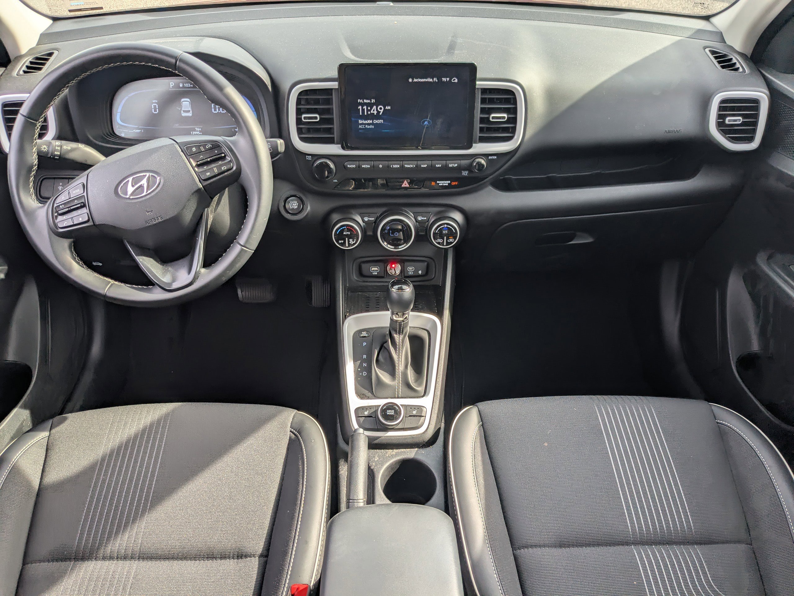 Certified 2024 Hyundai Venue Limited image 17