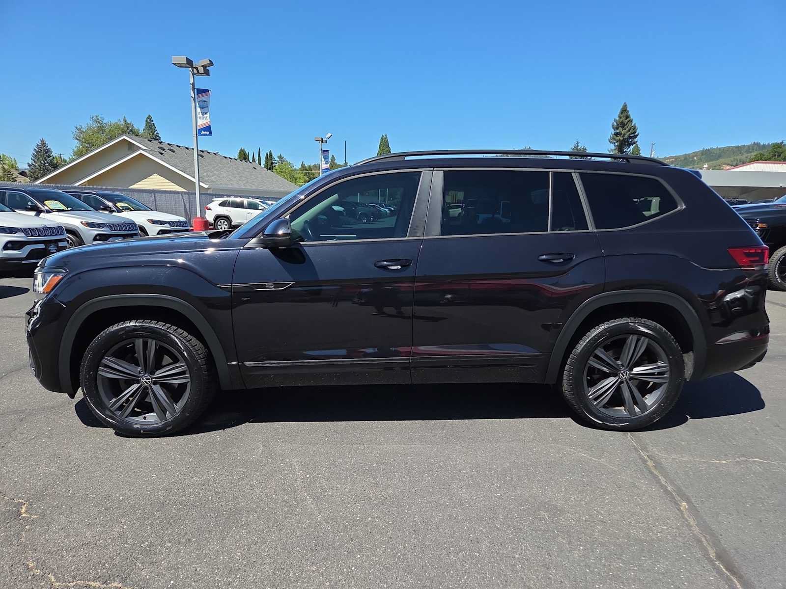 Used 2021 Volkswagen Atlas SE w/ Panoramic Sunroof Package FWD image 11
