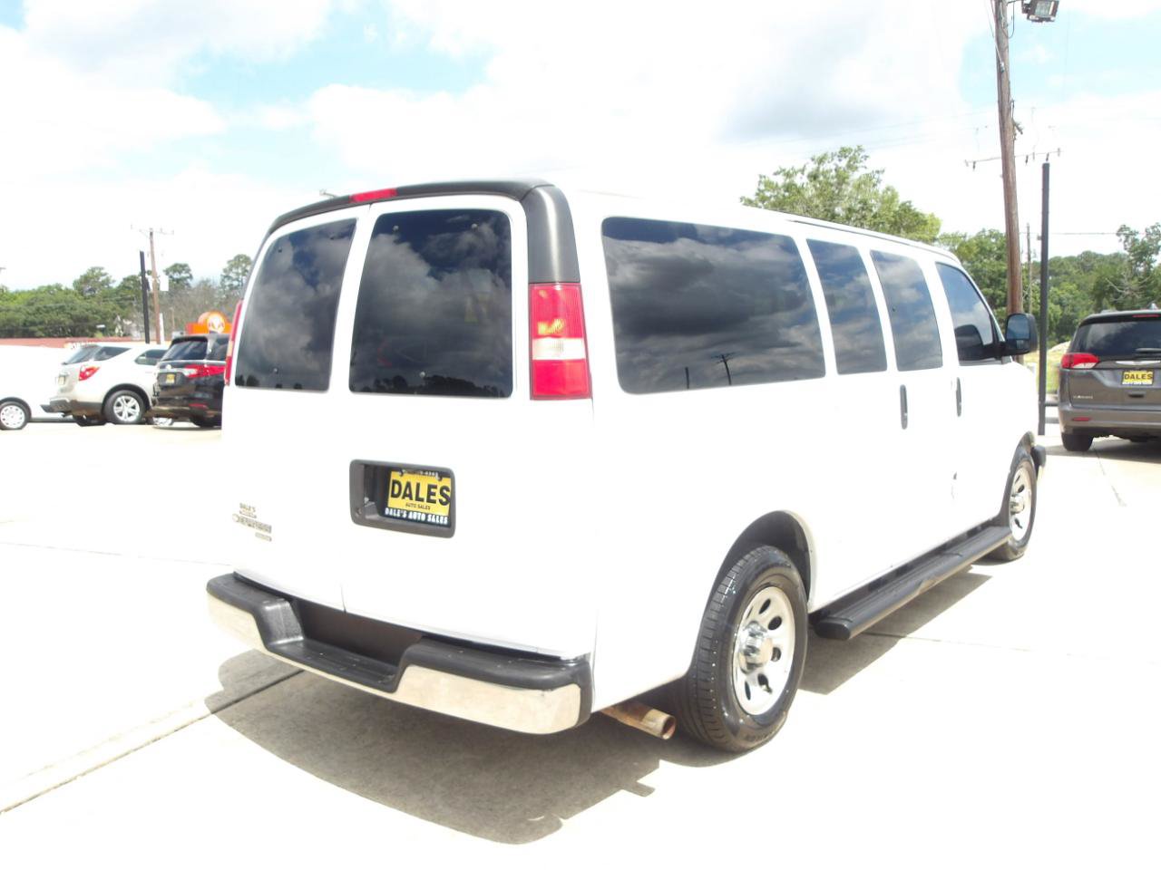 Used 2014 Chevrolet Express 1500 LT w/ LT Preferred Equipment Group RWD image 11