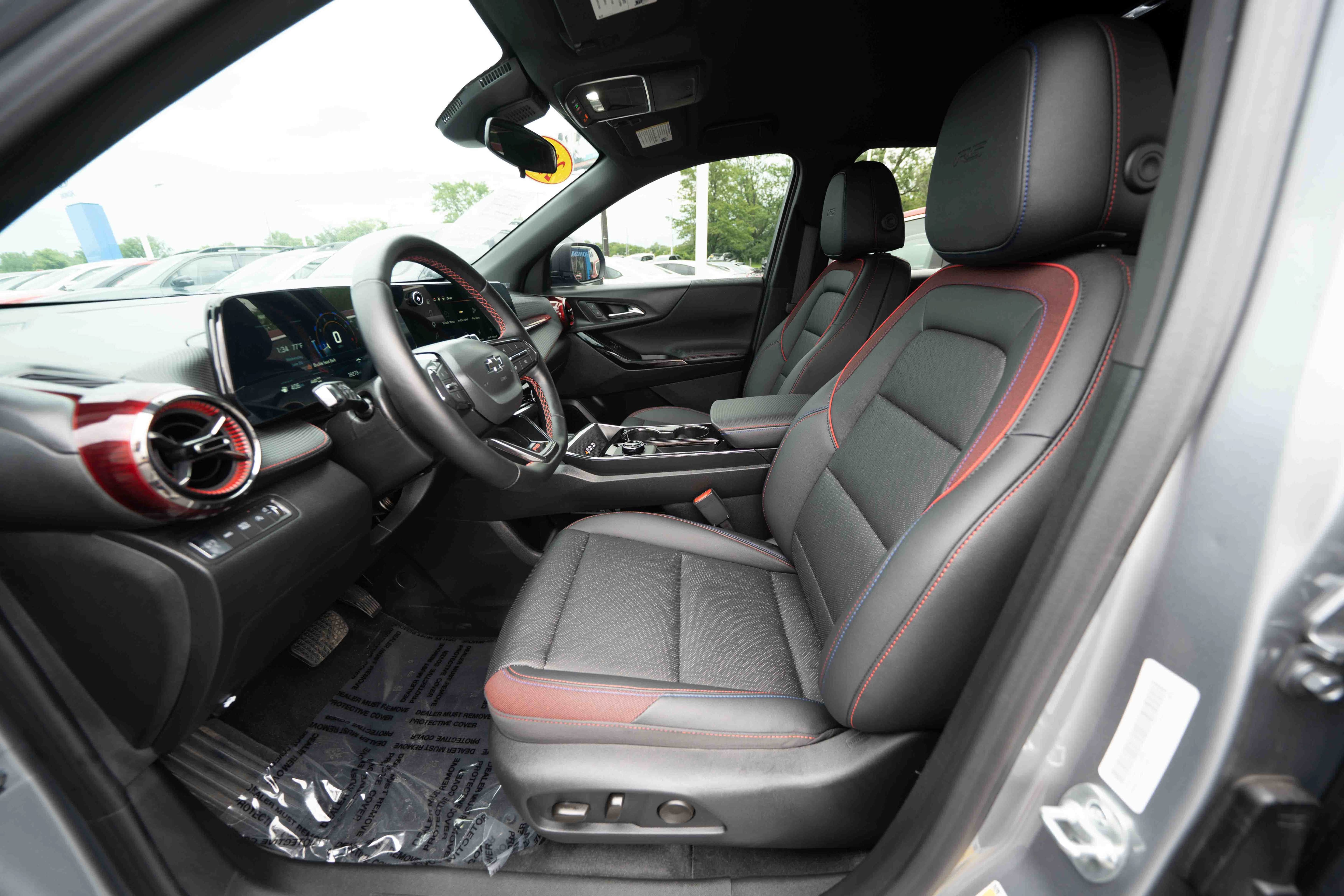 Used 2026 Chevrolet Equinox RS w/ LPO, Floor Liner Package AWD/4WD image 9