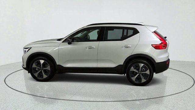 New 2026 Volvo XC40 B5 Plus w/ Protection Package Premier AWD/4WD image 4