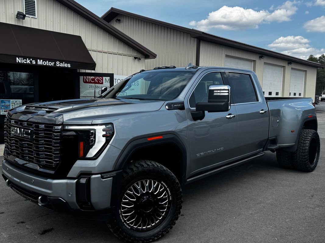Used 2024 GMC Sierra 3500 Denali Ultimate AWD/4WD image 1