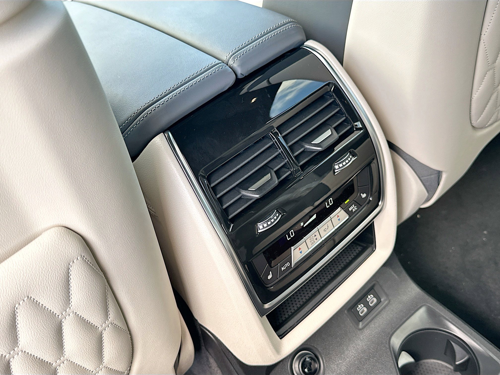 New 2026 BMW X7 M60i image 20