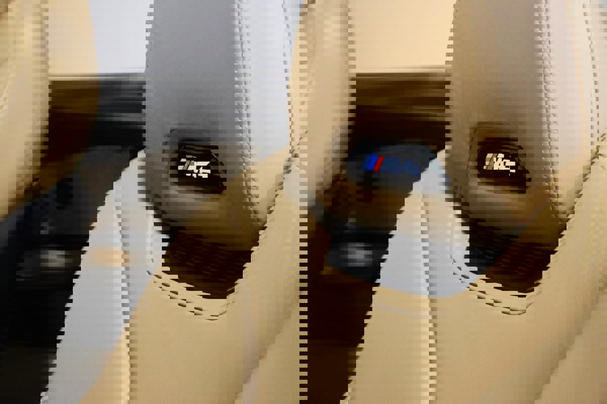 Used 2018 BMW M4 Convertible image 43