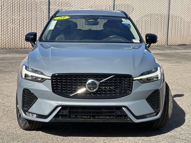 Used 2023 Volvo XC60 B5 Plus image 2