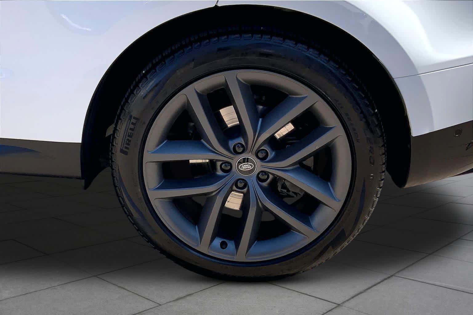 Used 2024 Land Rover Range Rover Sport SE image 11