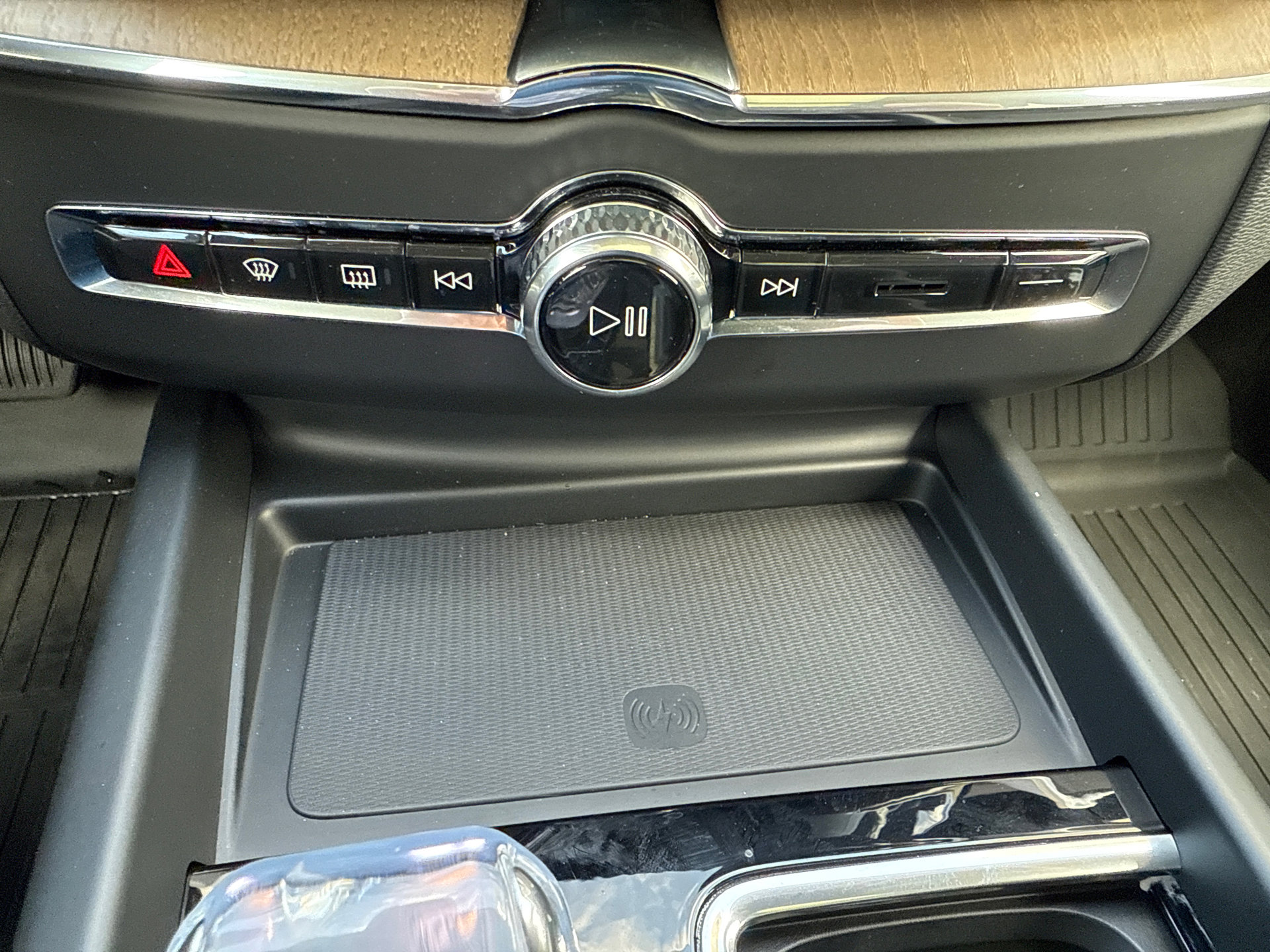 Used 2026 Volvo XC60 B5 Plus w/ Climate Package PRO AWD/4WD image 26