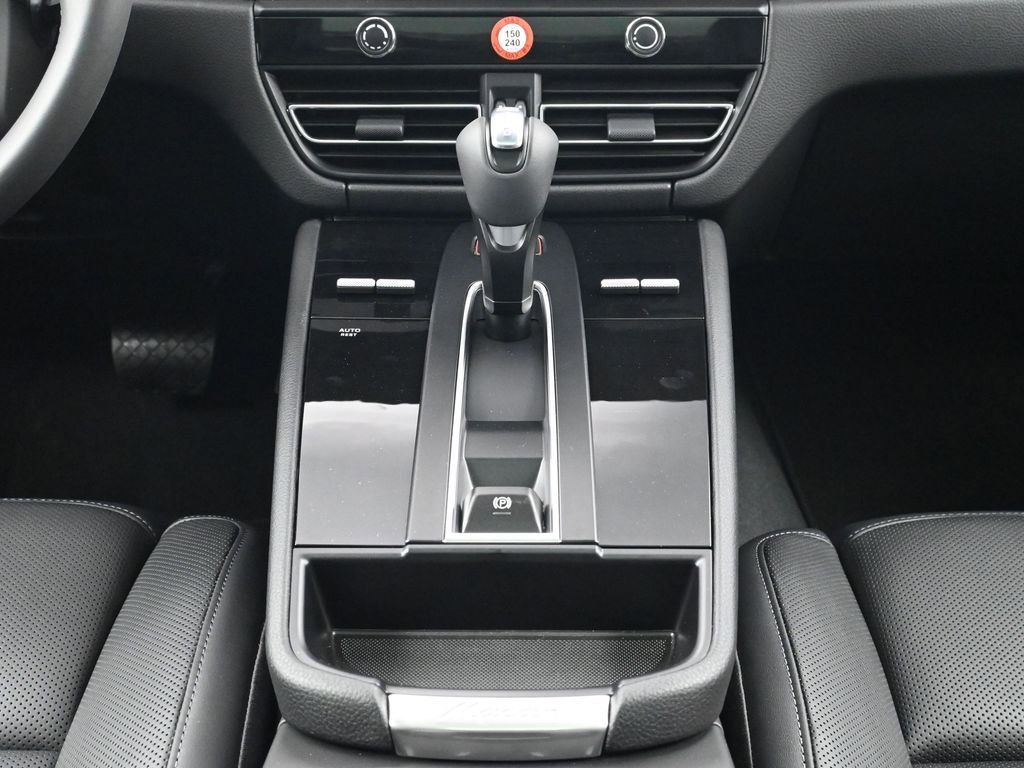 New 2025 Porsche Macan image 10