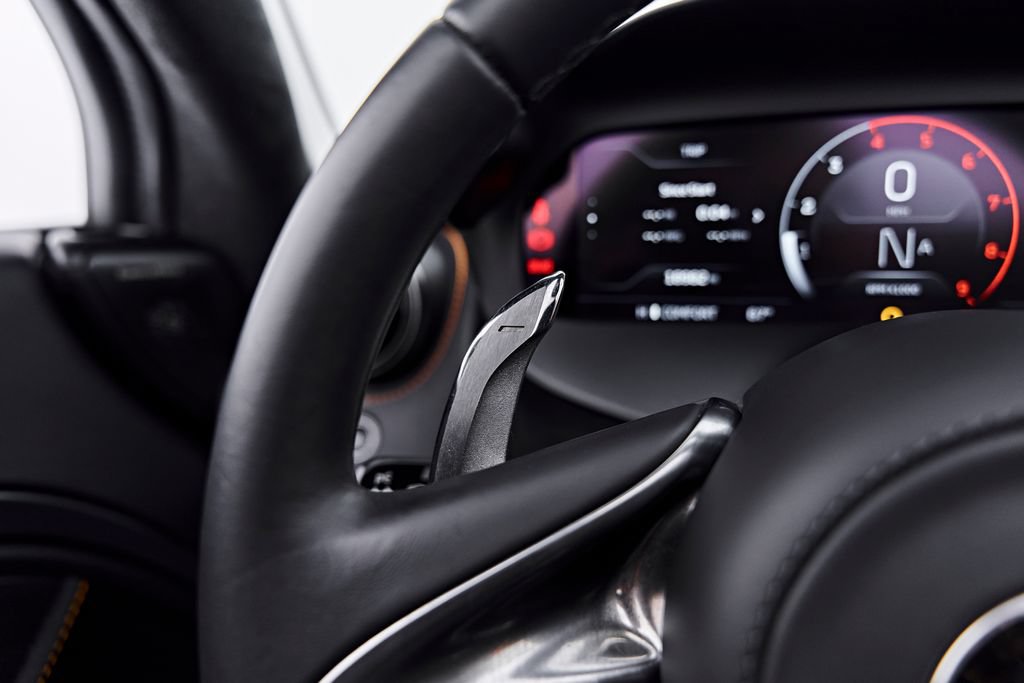 Used 2025 McLaren 750S Spider RWD image 57