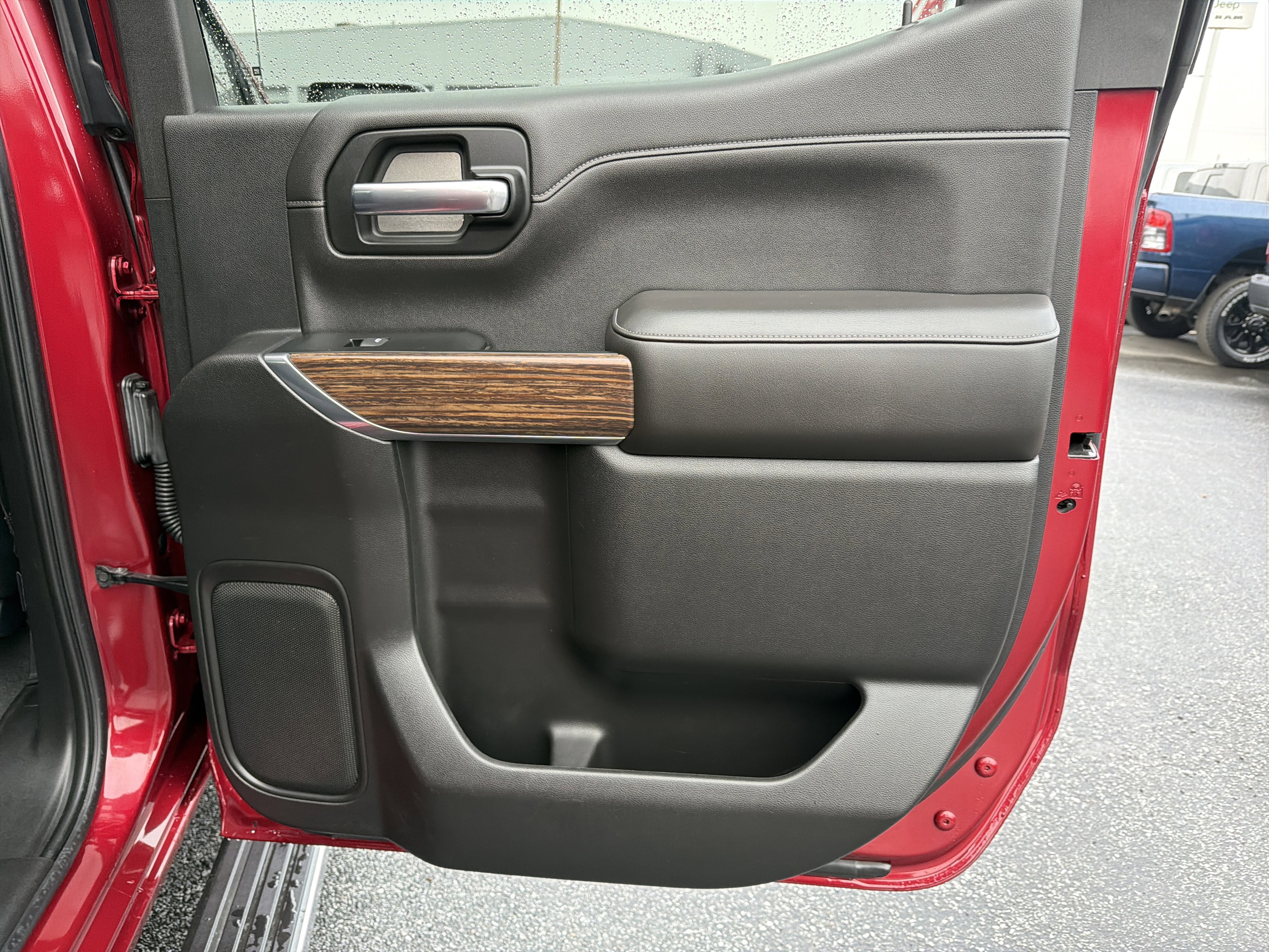 Used 2019 Chevrolet Silverado 1500 High Country w/ Technology Package image 17