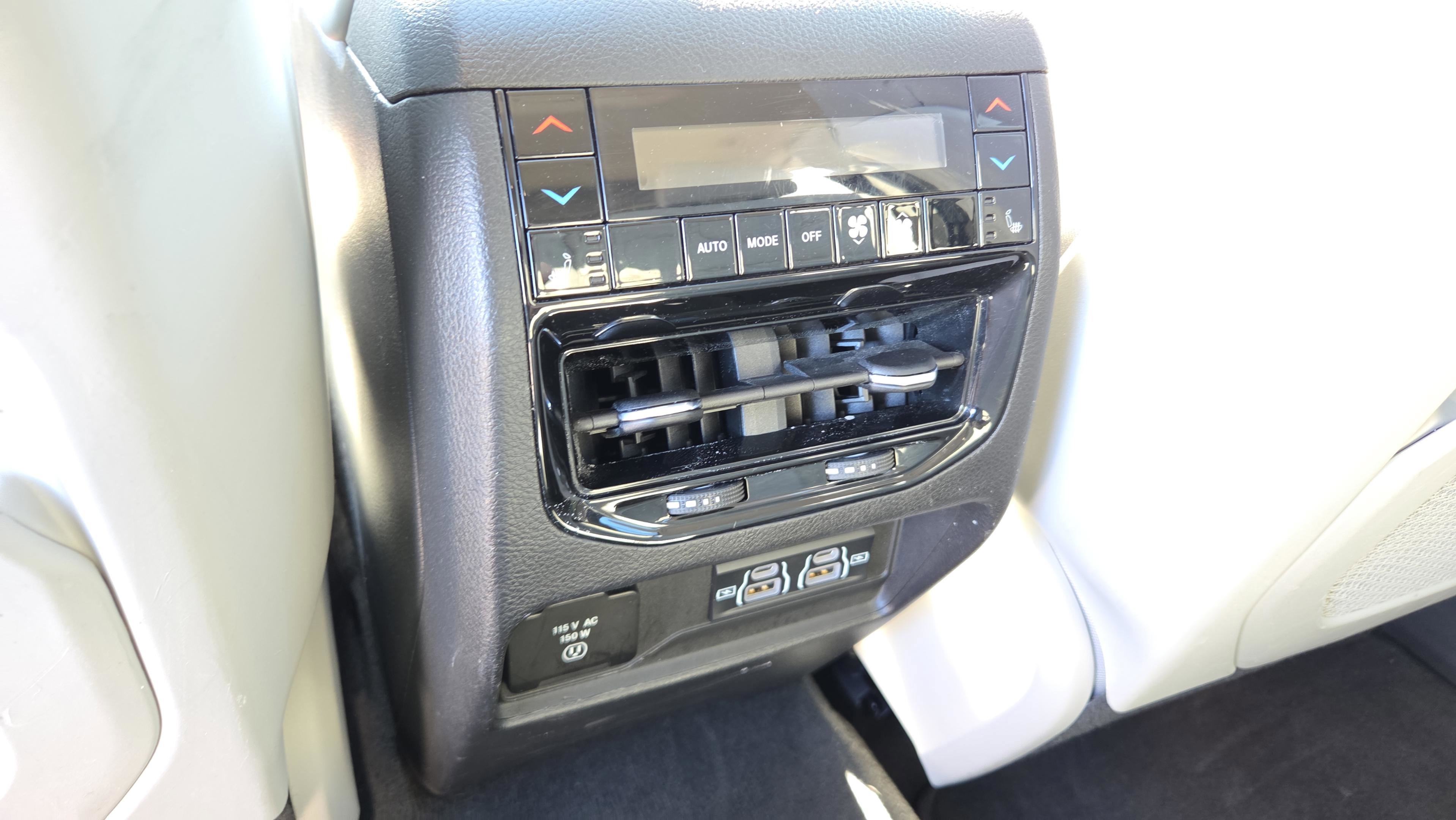 Used 2023 Jeep Grand Cherokee Overland w/ Adv Protech Group III image 13