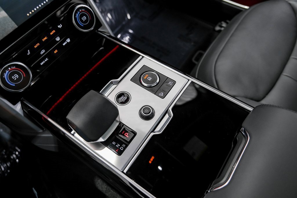 Used 2023 Land Rover Range Rover SE image 24