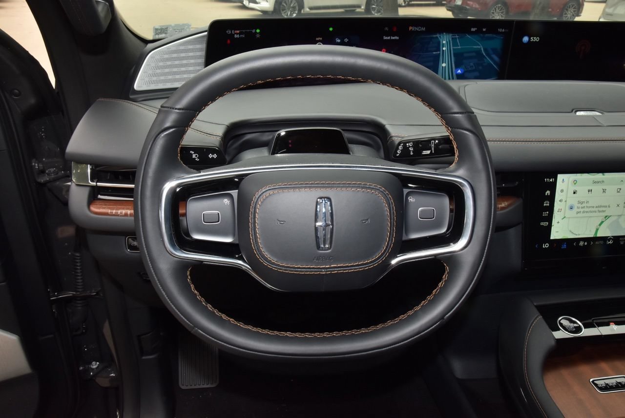 New 2026 Lincoln Navigator Black Label AWD/4WD image 25