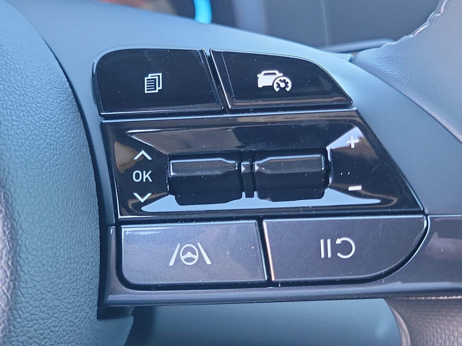 New 2026 Hyundai Elantra SEL Sport FWD image 9