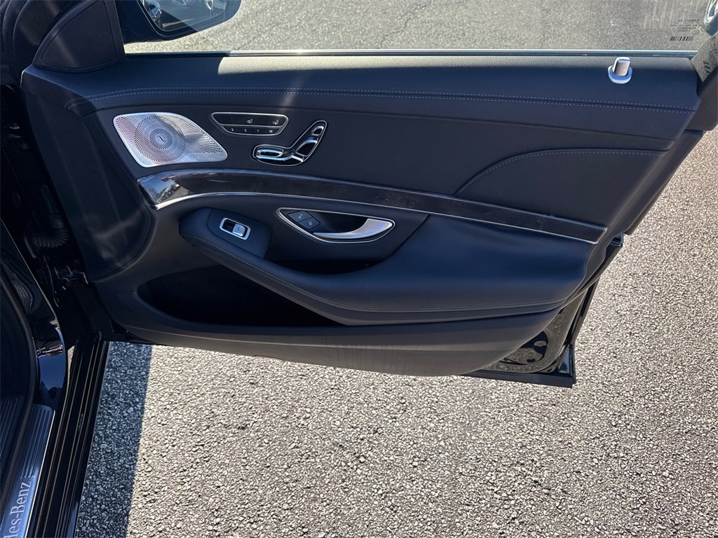 Used 2017 Mercedes-Benz S 550 Sedan image 14