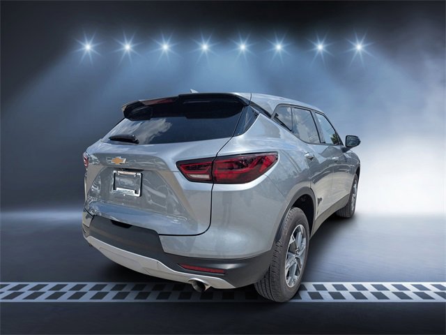 Used 2025 Chevrolet Blazer LT image 3