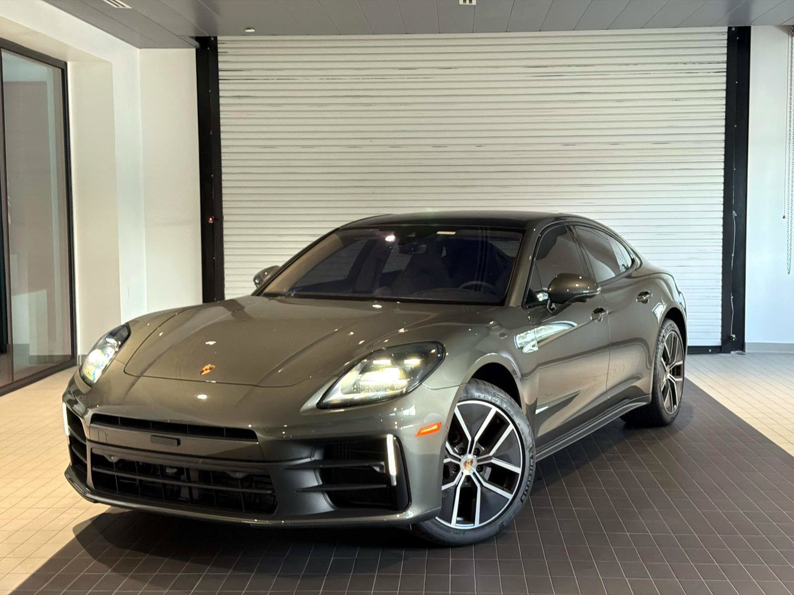 Certified 2025 Porsche Panamera RWD image 1
