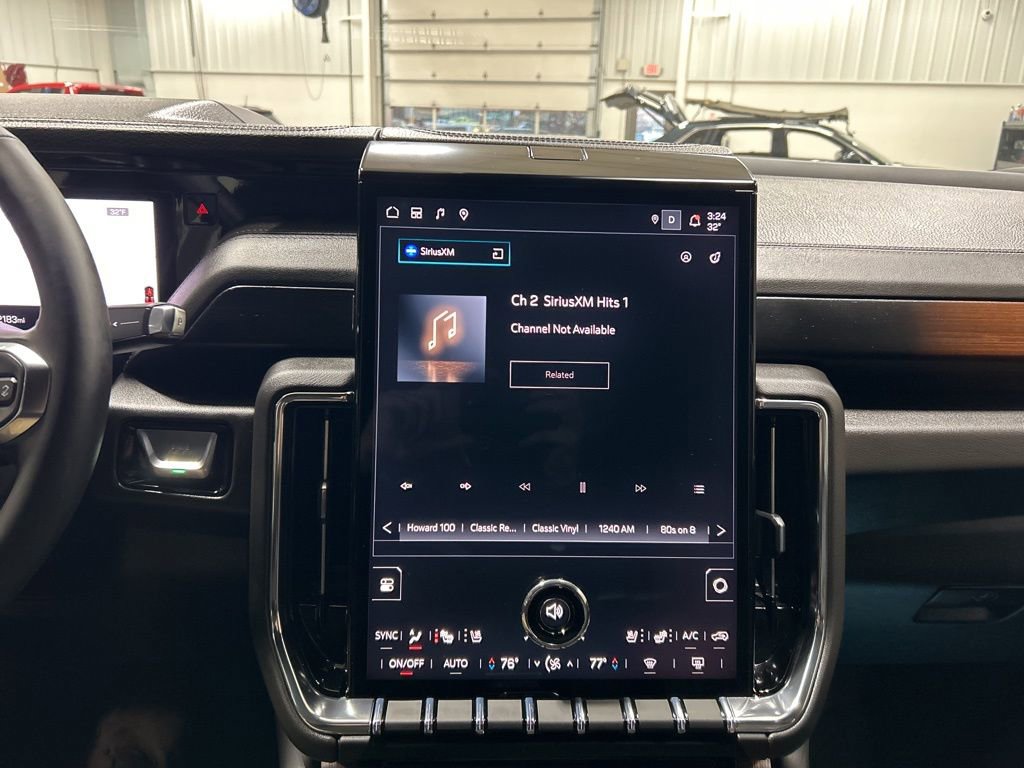 Used 2025 GMC Yukon XL Denali w/ LPO, Floor Liner Package image 17