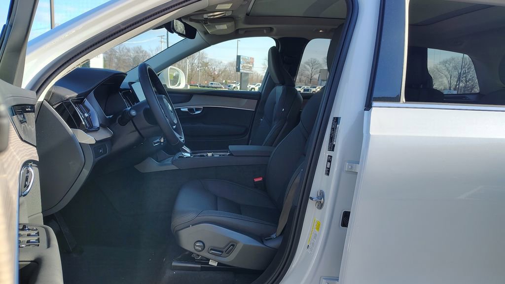 New 2026 Volvo XC90 B6 Plus image 7