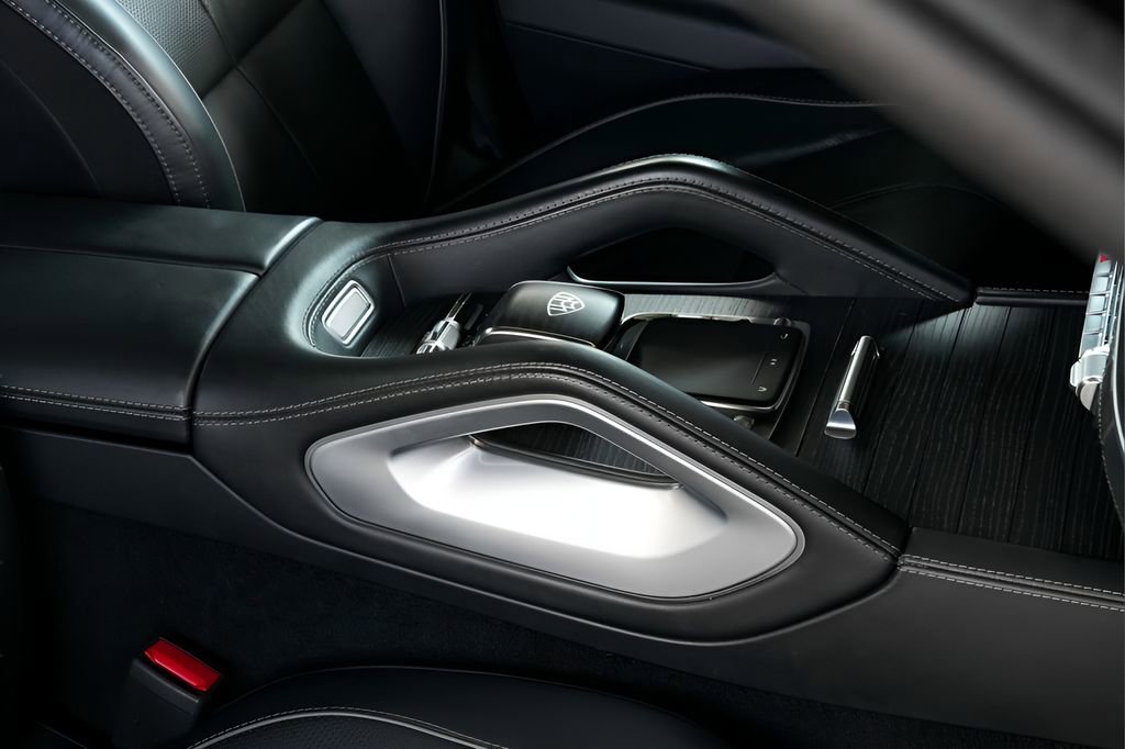 Used 2023 Mercedes-Benz Maybach GLS 600 4MATIC image 35