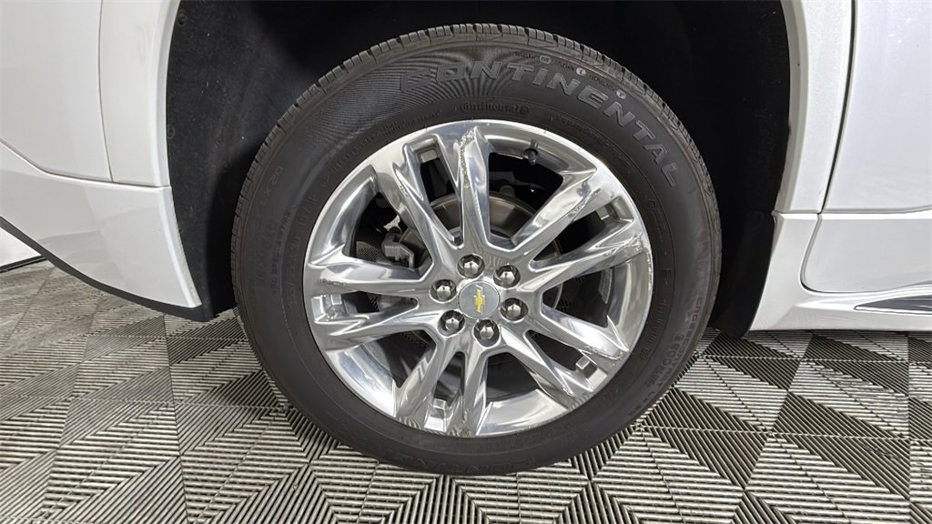 Used 2021 Chevrolet Traverse High Country w/ LPO, 'HIT The Road' Package image 40
