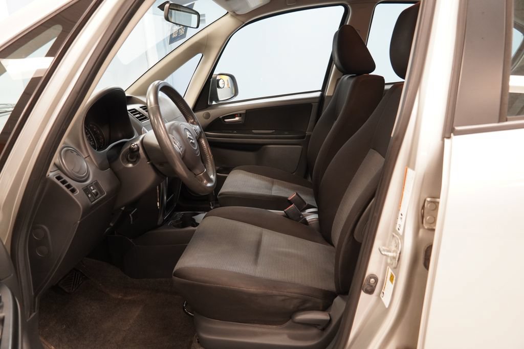 Used 2008 Suzuki SX4 Sedan FWD image 5