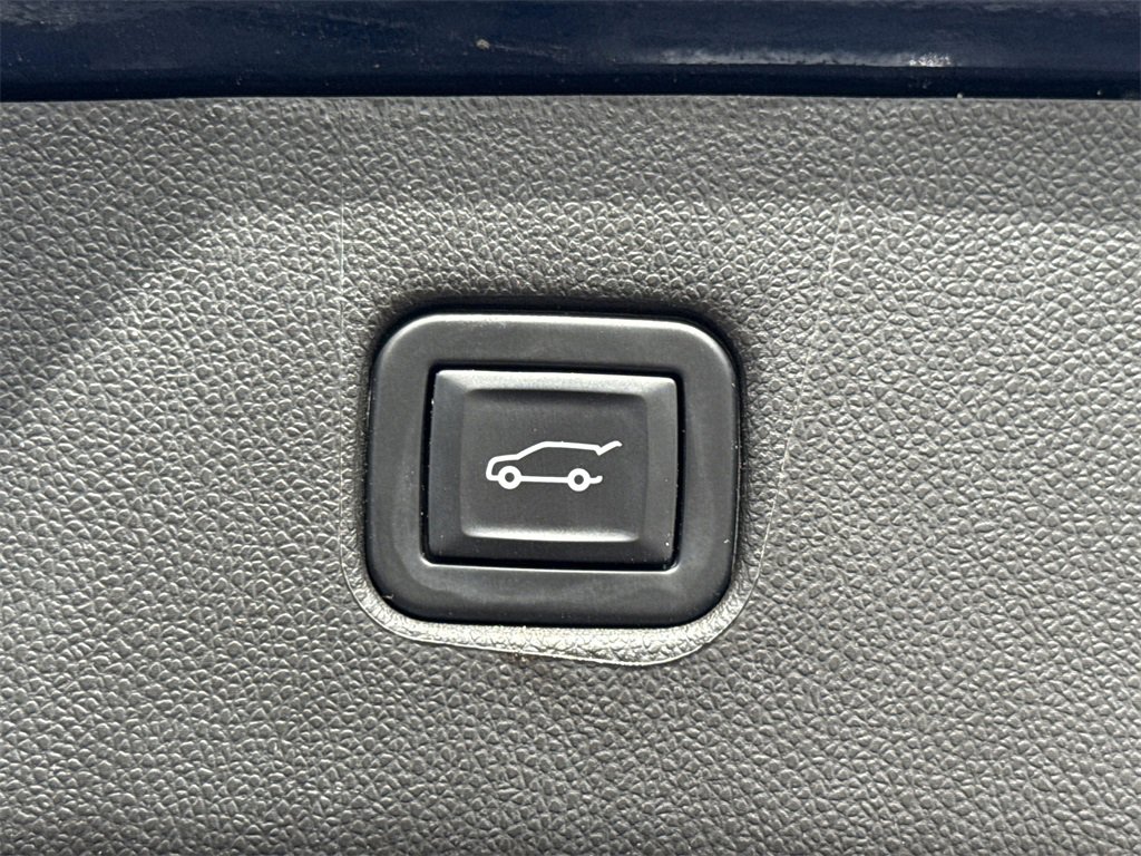 Used 2022 Chevrolet Blazer Premier image 18