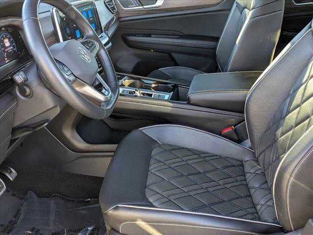 Used 2024 Volkswagen Atlas SEL Premium R-Line image 17