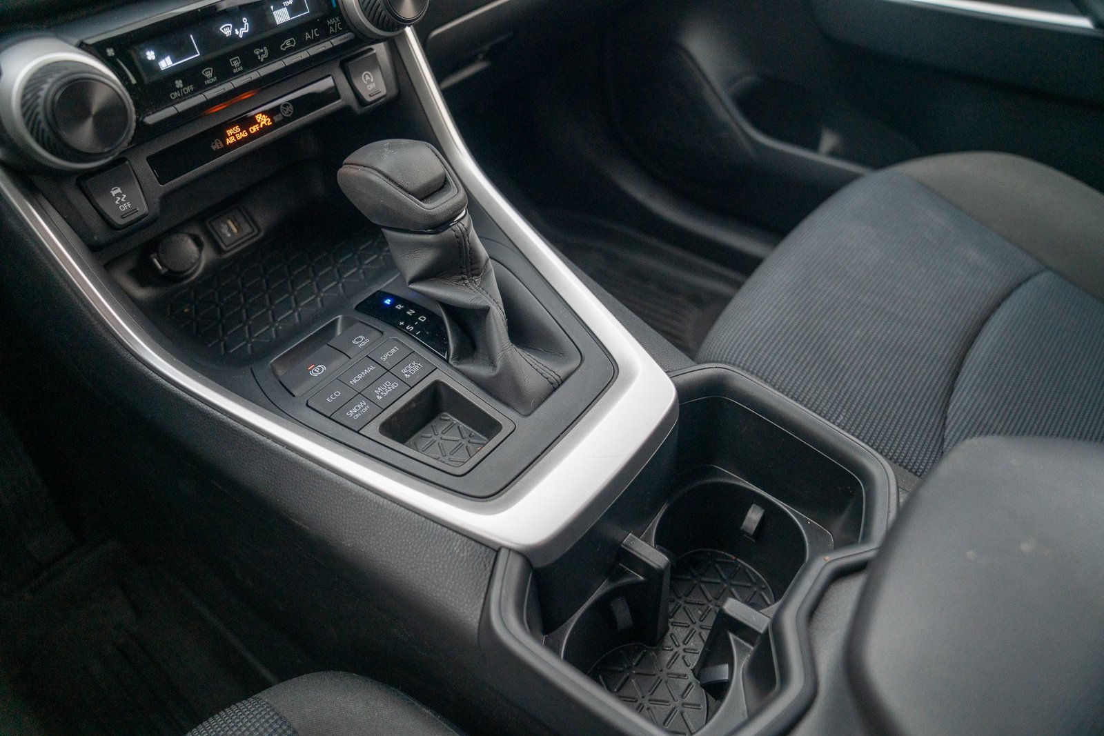 Used 2025 Toyota RAV4 LE image 17