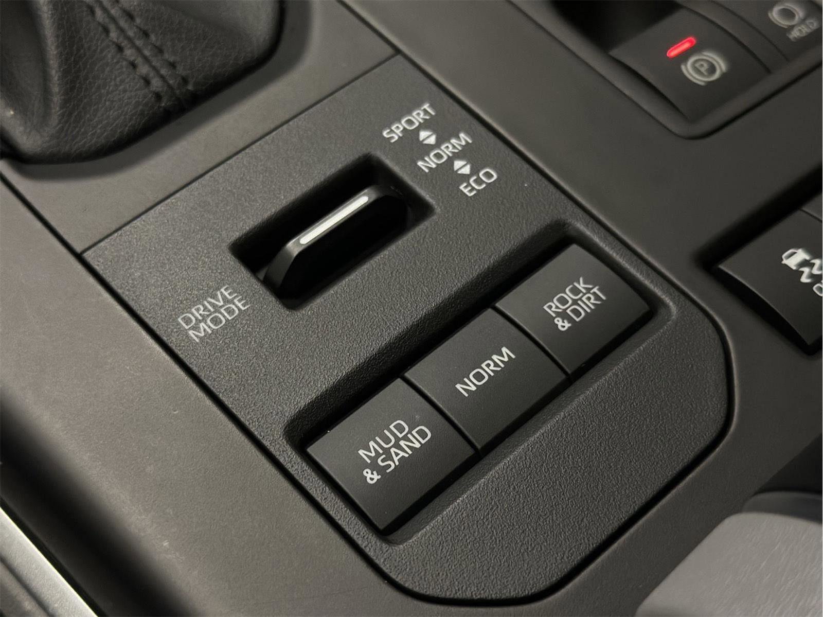 Used 2021 Toyota Highlander XLE image 36