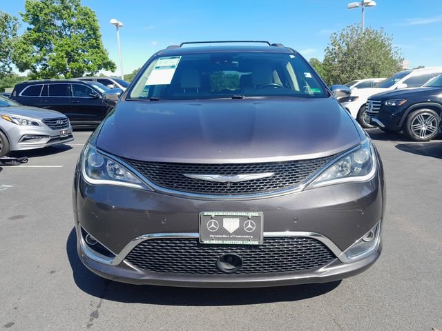 Used 2017 Chrysler Pacifica Limited w/ UConnect Theater Package FWD image 2