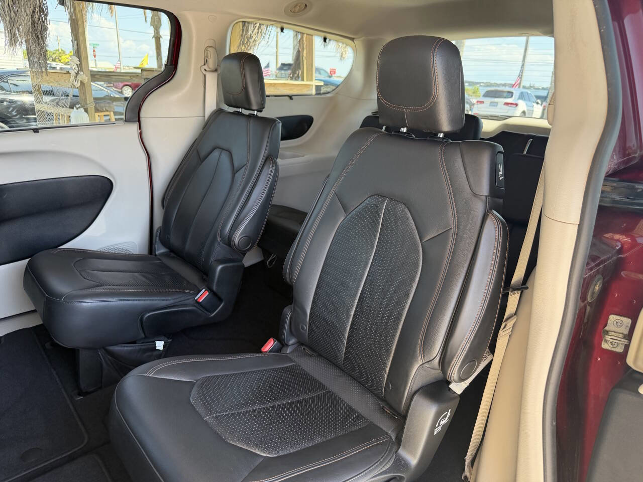 Used 2017 Chrysler Pacifica Touring-L Plus FWD image 20