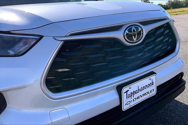 Used 2023 Toyota Highlander LE AWD/4WD image 30