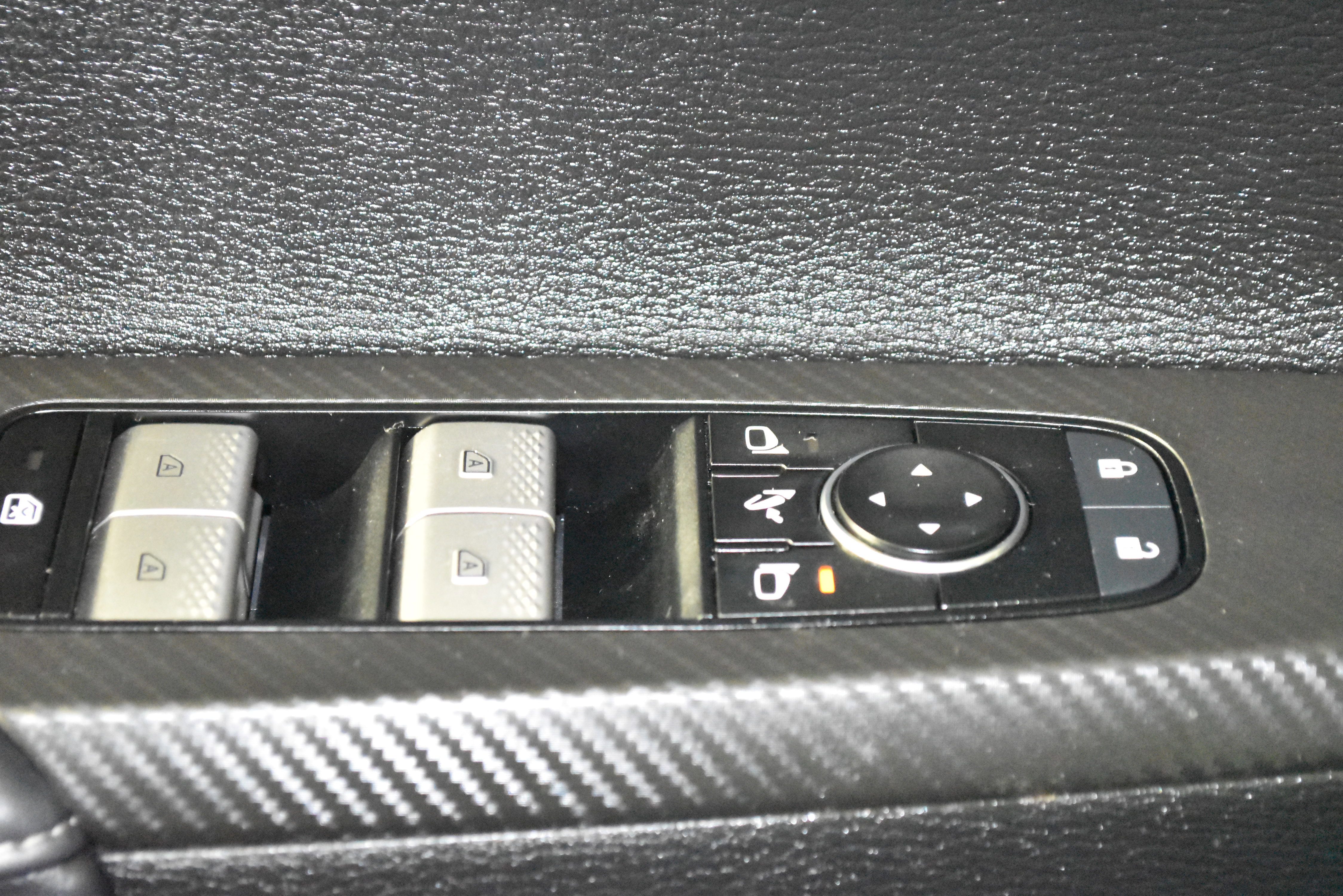 Used 2024 Mitsubishi Outlander SE image 32