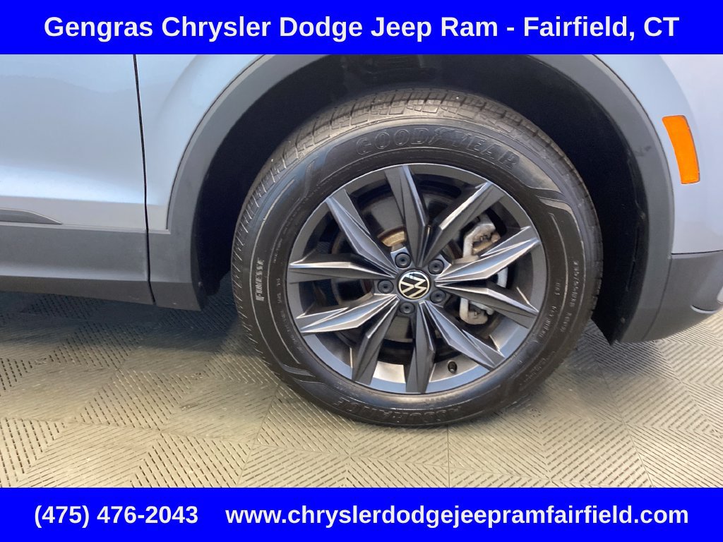 Used 2023 Volkswagen Tiguan SE AWD/4WD image 44