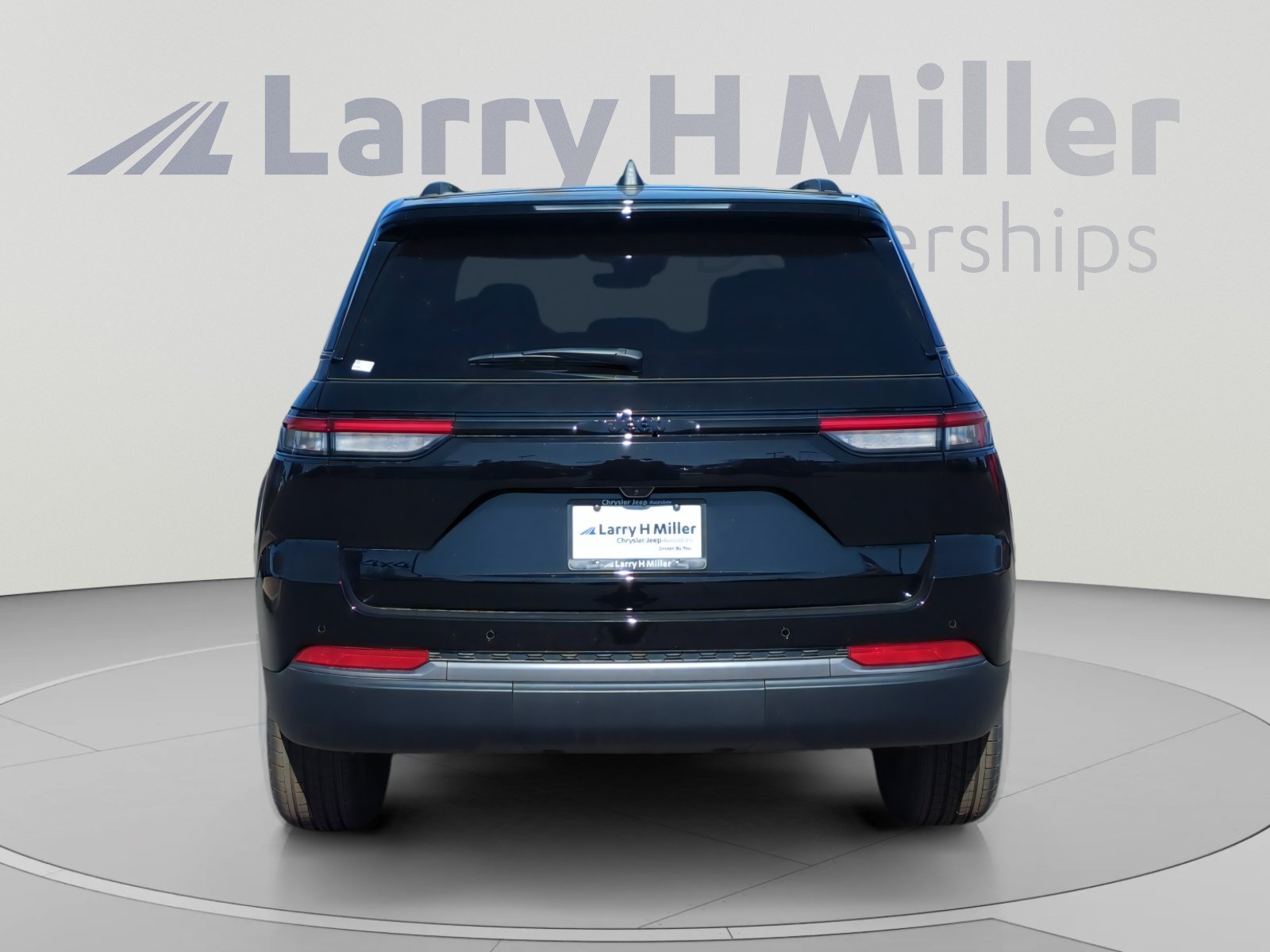 New 2026 Jeep Grand Cherokee Altitude AWD/4WD image 4